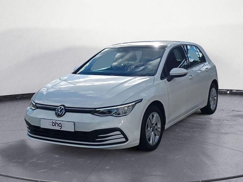 Gebraucht VW Golf Life 131 PS (96 kW) 2022 Weiß Limousine