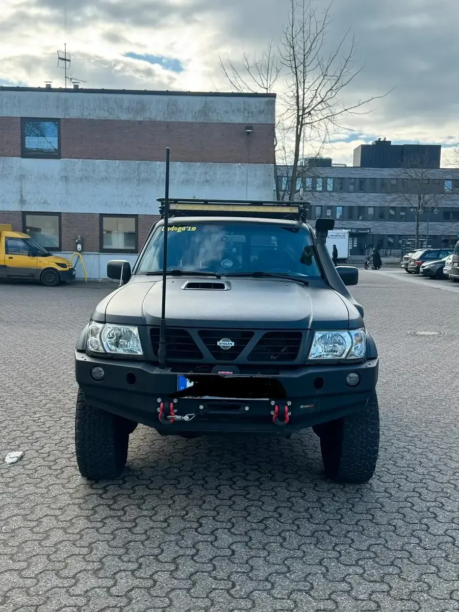 Gebraucht Nissan Patrol 160 PS (117 kW) 2000 Schwarz SUV
