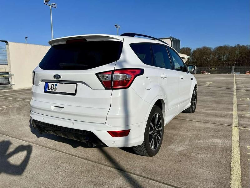 Gebraucht Ford Kuga ST-Line 175 PS (128 kW) 2018 Weiß SUV
