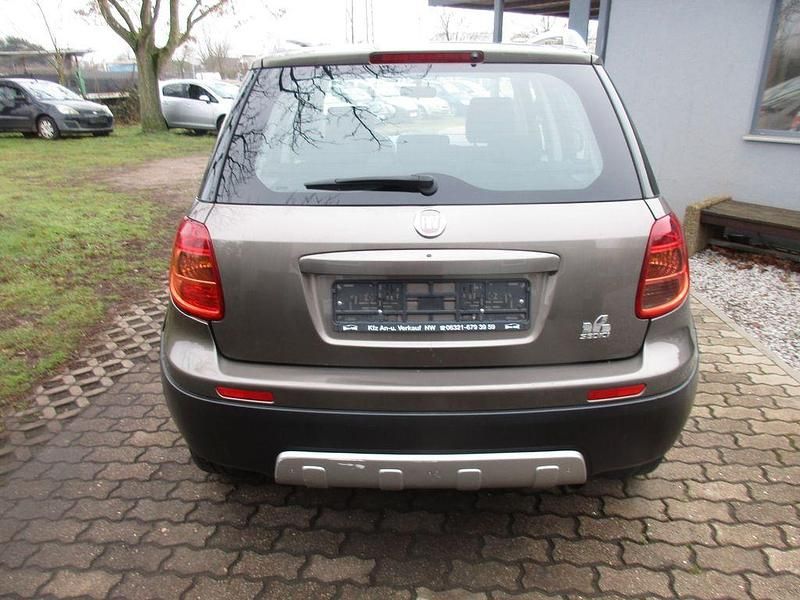 Gebraucht Fiat Sedici Emotion 135 PS (99 kW) 2010 Grau SUV