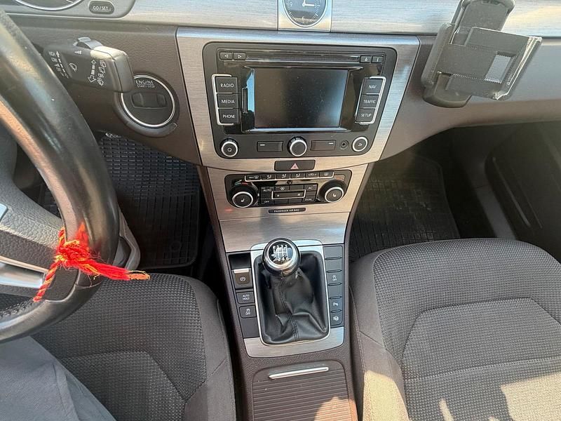Gebraucht VW Passat 2011 Silber Kombi