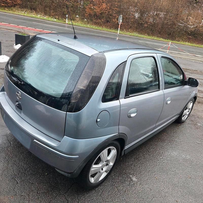 Gebraucht Opel Corsa 70 PS (51 kW) 2005 Silber Kleinwagen