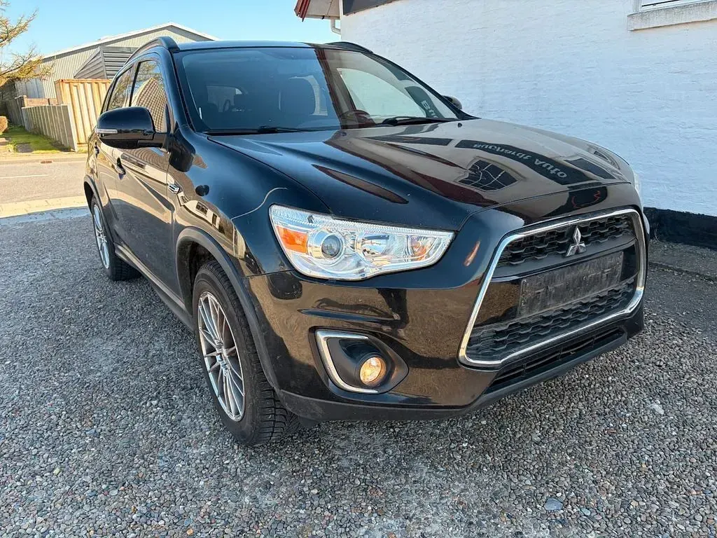 Gebraucht Mitsubishi ASX Invite 117 PS (86 kW) 2015 Schwarz SUV