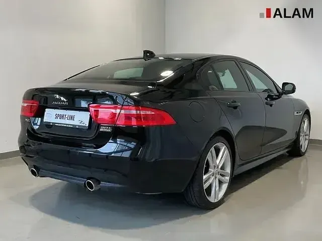 Gebraucht Jaguar XE R-Sport 301 PS (221 kW) 2018 Schwarz Limousine