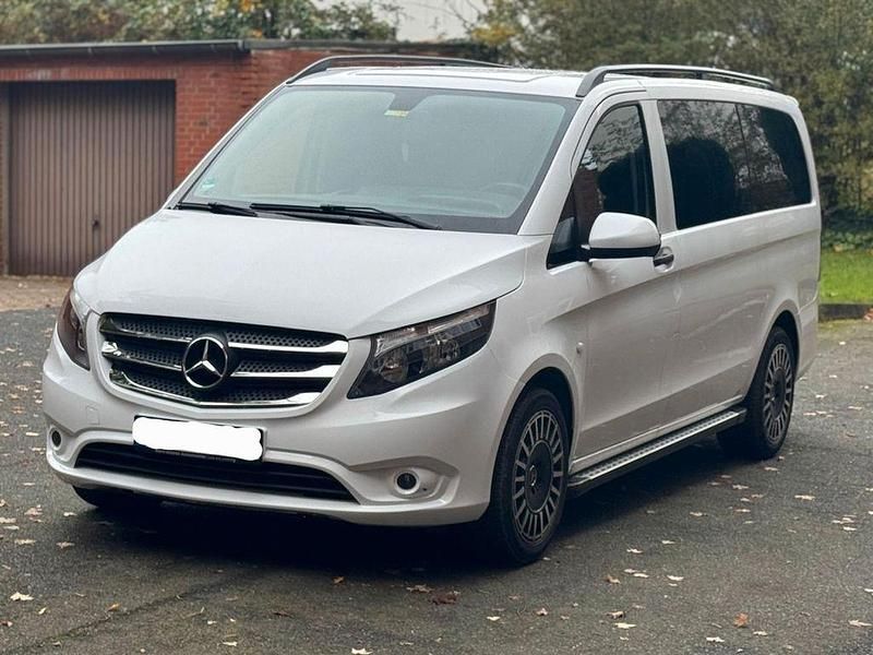 Weiß Gebraucht 2020 Mercedes Vito Kombi | 32.000 € (Etwas zu teuer) - Bild 1/4
