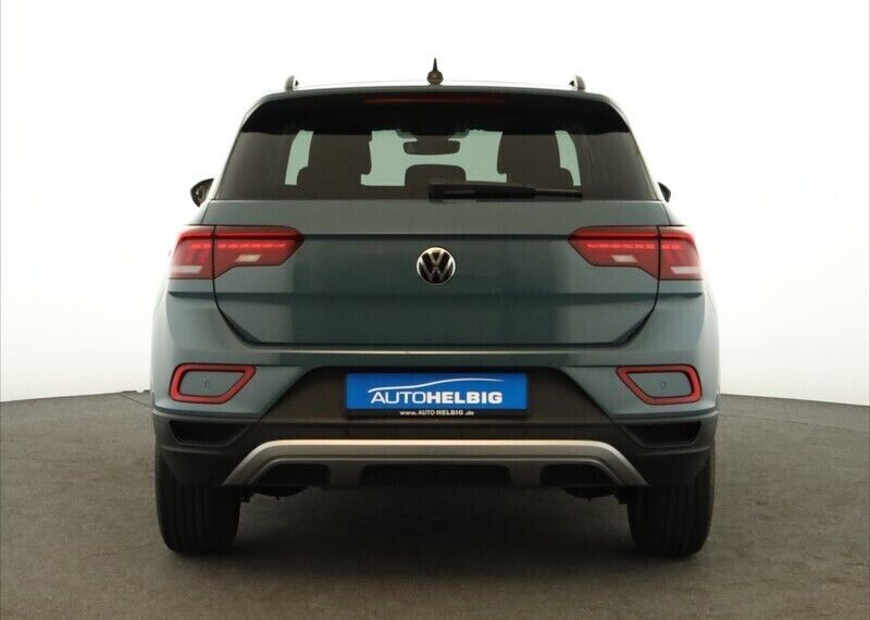 Gebraucht VW T-Roc Life 150 PS (110 kW) 2023 Petroleum blue metallic SUV