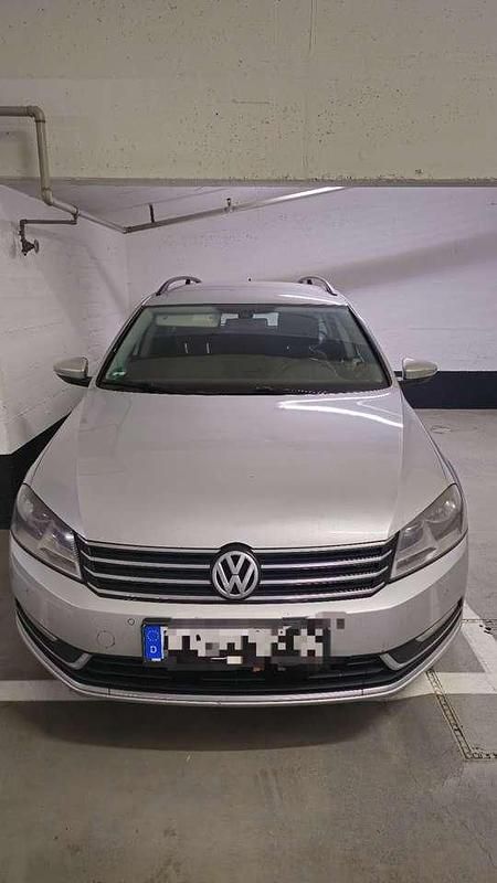 Gebraucht VW Passat Highline 143 PS (105 kW) 2012 Grau Kombi