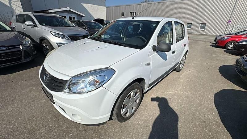 Używany Dacia Sandero 75 KM (55 kW) 2012 Biały Sedan/Limuzyna