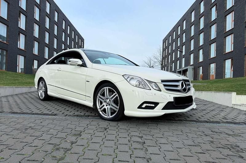Weiß Gebraucht 2009 Mercedes E350 AMG Coupé | 10.000 € (Guter Preis) - Bild 1/4