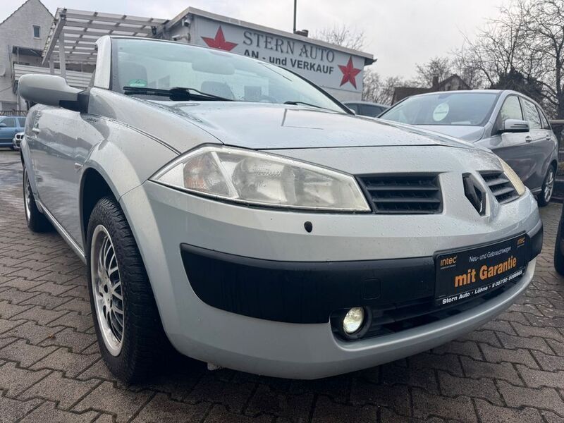 Grau Gebraucht 2004 Renault Mégane Cabriolet Authentique Cabrio | 4.499 € - Bild 1/4