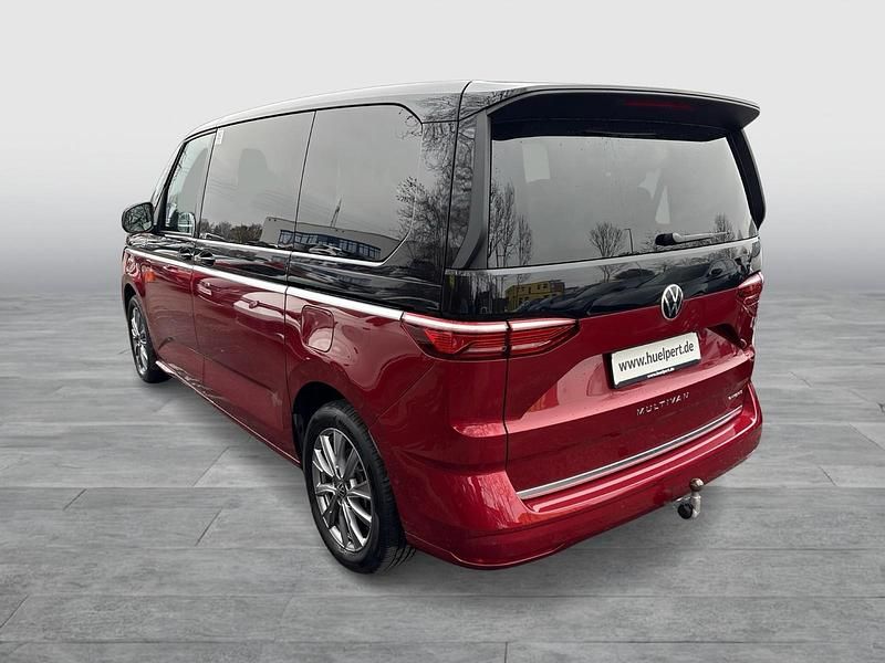 Gebraucht VW Multivan Energetic 150 PS (110 kW) 2022 Deep black perleffekt/ fortanaro Van