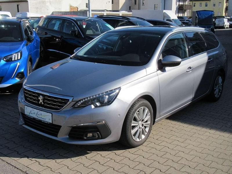 Gebraucht Peugeot 308 SW Allure 131 PS (96 kW) 2018 Artensesilber Kombi