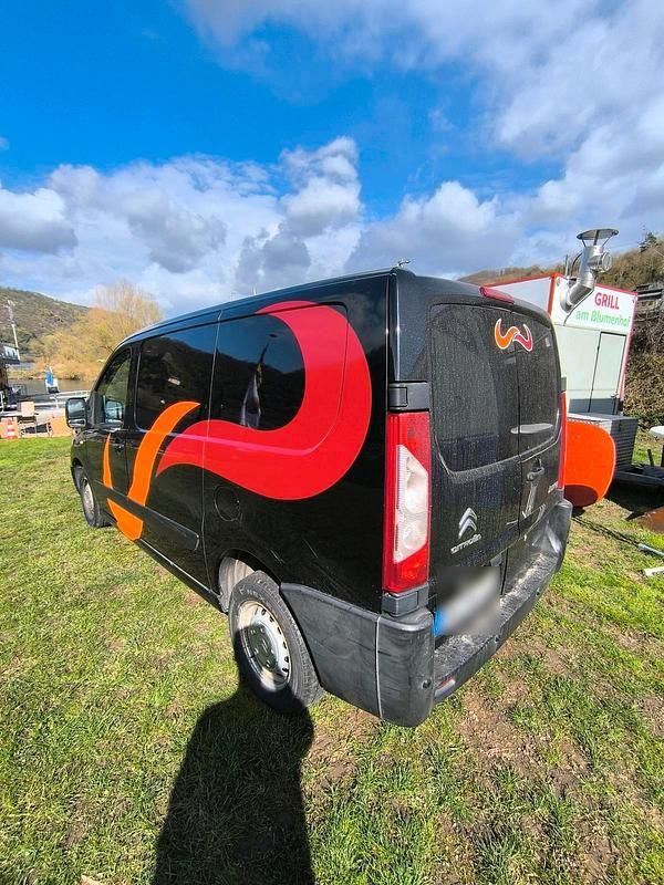 Second-hand Citroën Jumpy 90 CP (66 kW) 2013 Negru Monovolum