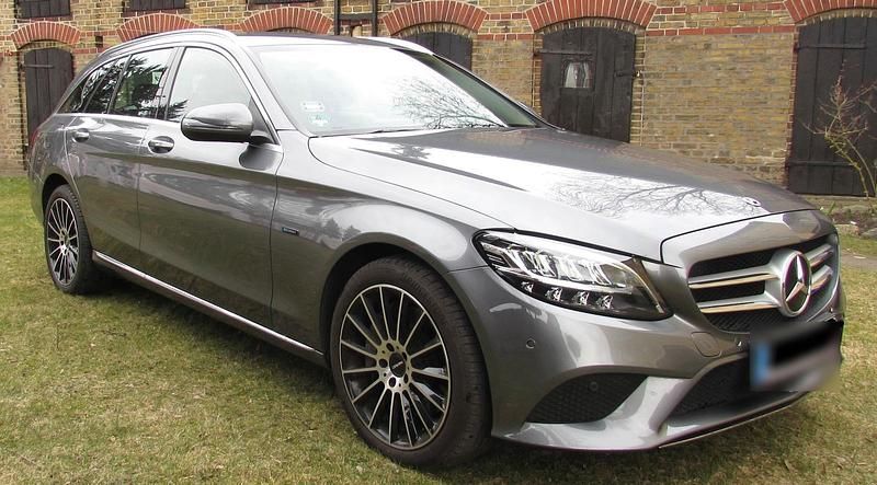 Gebraucht Mercedes C300e 320 PS (235 kW) 2020 Grau Kombi