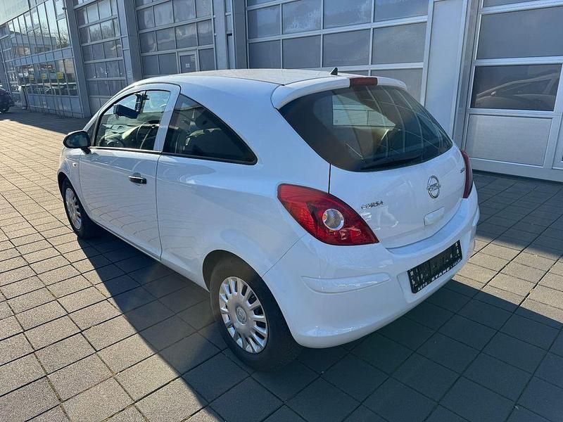 Gebraucht Opel Corsa Selection 69 PS (50 kW) 2012 Weiß Kleinwagen