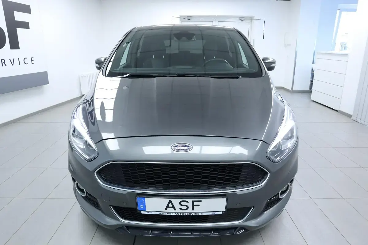 Gebraucht Ford S-MAX ST-Line 160 PS (117 kW) 2018 Magneticgrau metallic Van / Kleinbus