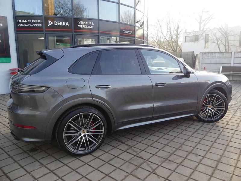 Gebraucht Porsche Cayenne GTS 460 PS (338 kW) 2021 Quartzitgrau (metallic) SUV