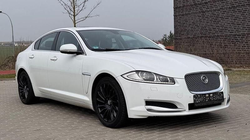 Weiß Gebraucht 2012 Jaguar XF Limousine | 8.000 € (Guter Preis) - Bild 1/4