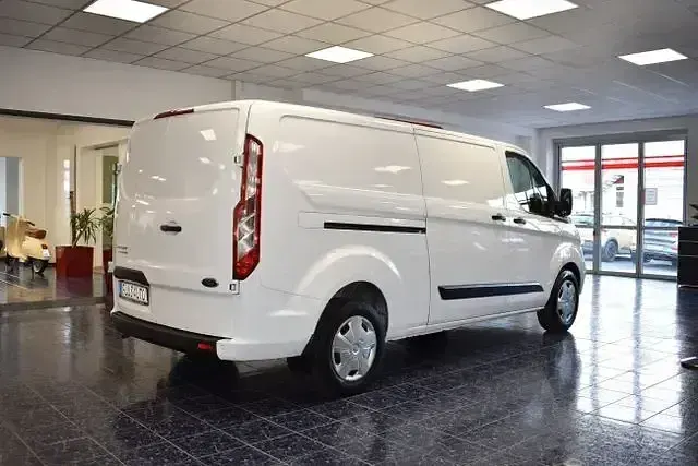 Gebraucht Ford Transit Custom Trend 170 PS (125 kW) 2021 Weiß Limousine