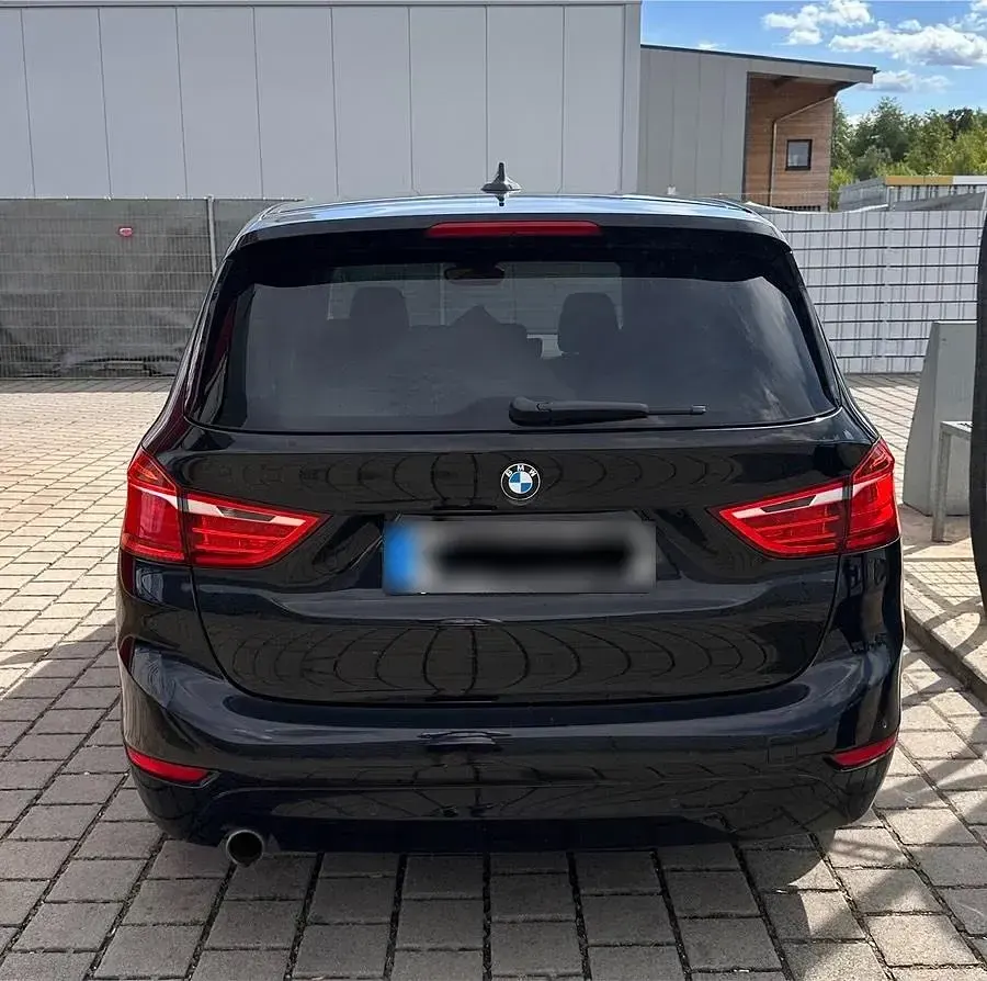 Gebraucht BMW 218 Gran Tourer Comfort Edition 150 PS (110 kW) 2015 Schwarz Van / Kleinbus