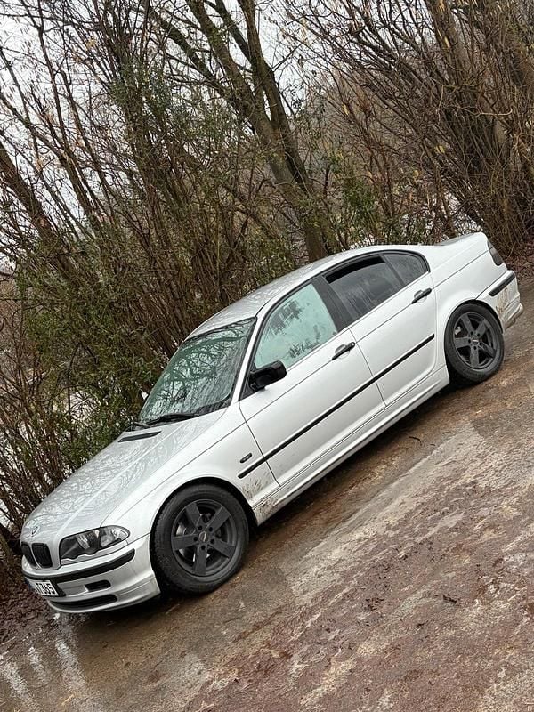 Gebraucht BMW 316 105 PS (77 kW) 2001 Silber Limousine