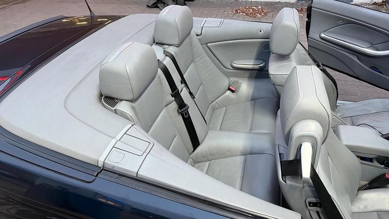 Gebraucht BMW 318 Cabriolet 150 PS (110 kW) 2006 Blau Cabrio