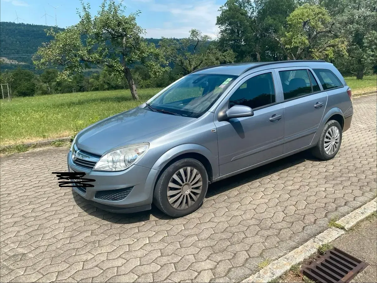 Gebraucht Opel Astra 101 PS (74 kW) 2008 Grau Kombi