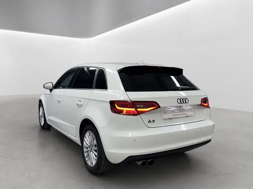 Gebraucht Audi A3 Sport 122 PS (89 kW) 2013 Weiß Limousine