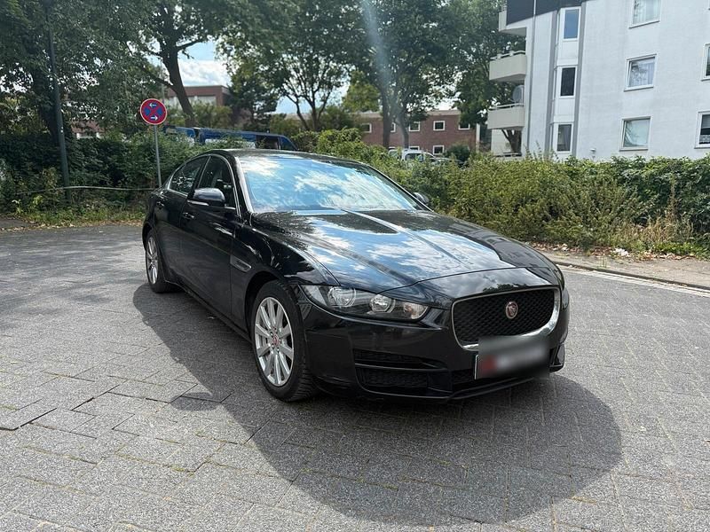Schwarz Gebraucht 2018 Jaguar XE Limousine | 8.500 € (Superpreis) - Bild 1/4