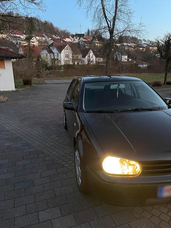 Gebraucht VW Golf IV 100 PS (73 kW) 1999 Schwarz Kleinwagen