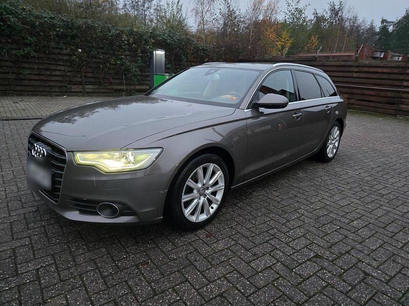 Grau Gebraucht 2013 Audi A6 Kombi | 9.300 € (Guter Preis) - Bild 1/4