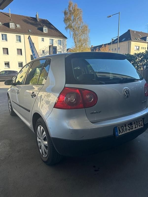 Gebraucht VW Golf IV 102 PS (75 kW) 2004 Silber Limousine