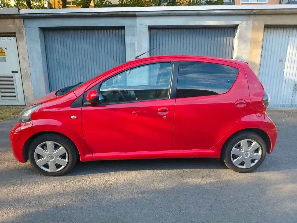 Gebraucht Toyota Aygo 68 PS (50 kW) 2012 Kleinwagen