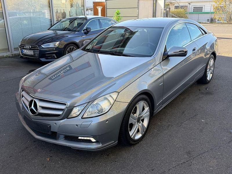 Gebraucht Mercedes E350 231 PS (169 kW) 2009 Silber Coupé