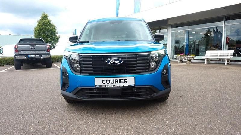 Blau Neu 2025 Ford Tourneo Courier Titanium Van / Kleinbus | 30.480 € (Etwas zu teuer) - Bild 1/4