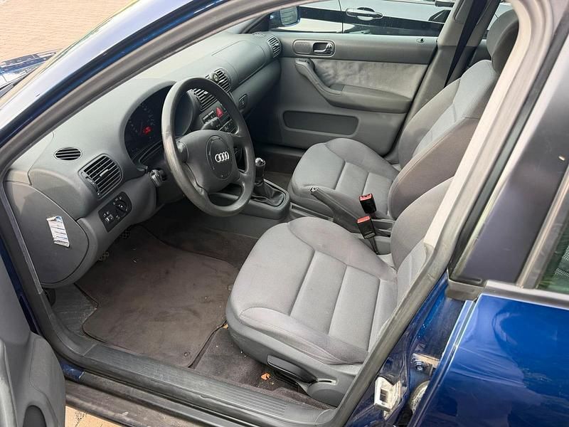 Usata Audi A3 101 CV (74 kW) 1999 Blu Utilitaria