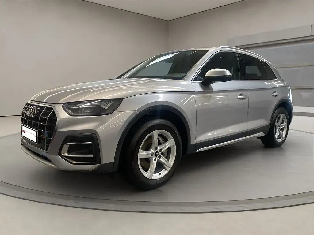 Gebraucht Audi Q5 Ambiente 204 PS (150 kW) 2022 Silber SUV