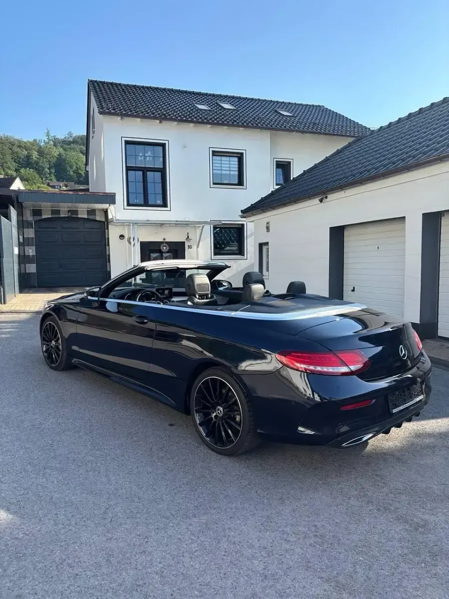 Gebraucht Mercedes C250 AMG 204 PS (150 kW) 2017 Blau Cabrio