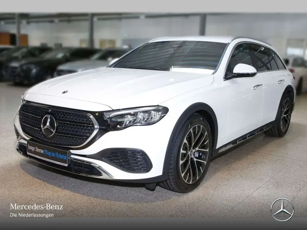 Gebraucht Mercedes E300 Advanced 197 PS (144 kW) 2025 Weiß Limousine