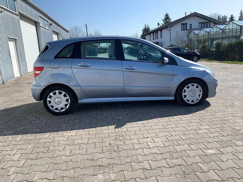 Gebraucht Mercedes B200 140 PS (102 kW) 2005 Van / Kleinbus