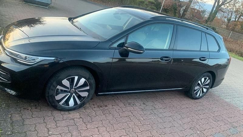 Gebraucht VW Golf VIII Goal 116 PS (85 kW) 2024 Schwarz Kombi