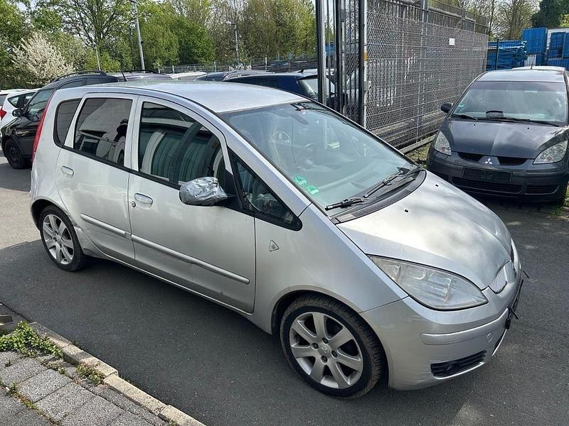 Gebraucht Mitsubishi Colt Motion 95 PS (69 kW) 2007 Silber Limousine