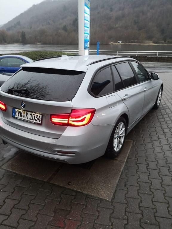 Gebraucht BMW 318 Sport Line 150 PS (110 kW) 2016 Silber Kombi