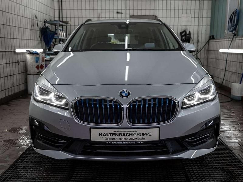 Gebraucht BMW 225 Active Tourer Sport Line 224 PS (164 kW) 2019 Silber Van / Kleinbus