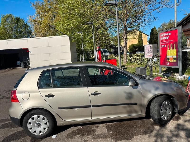 Second-hand VW Golf V 110 CP (80 kW) 2005 Andere farben Hatchback