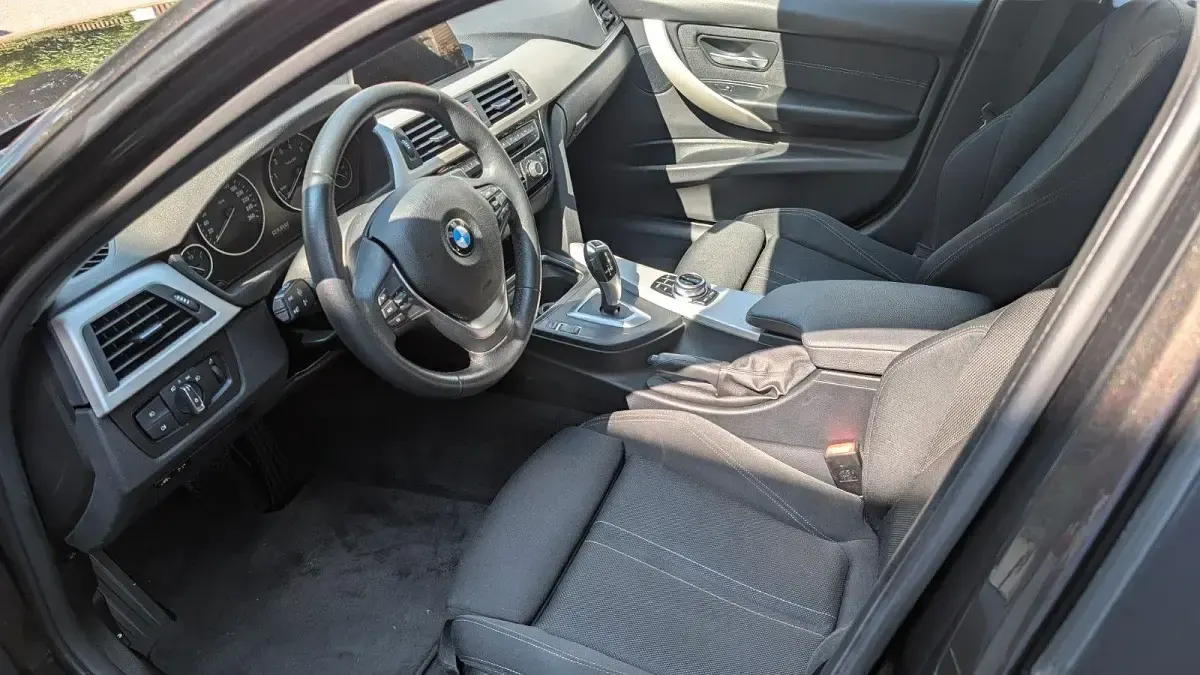 Gebraucht BMW 320 Advantage 184 PS (135 kW) 2017 Braun Kombi