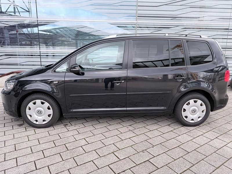 Gebraucht VW Touran Cup 140 PS (102 kW) 2014 Schwarz Van / Kleinbus