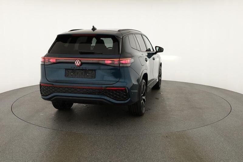 Neu VW Tayron R-line 193 PS (141 kW) 2025 Nightshade blue metallic SUV
