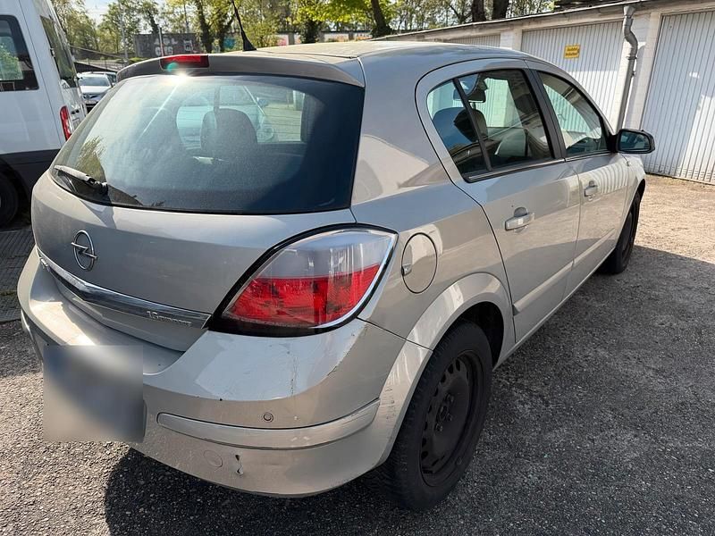 Gebraucht Opel Astra 105 PS (77 kW) 2004 Grau Limousine