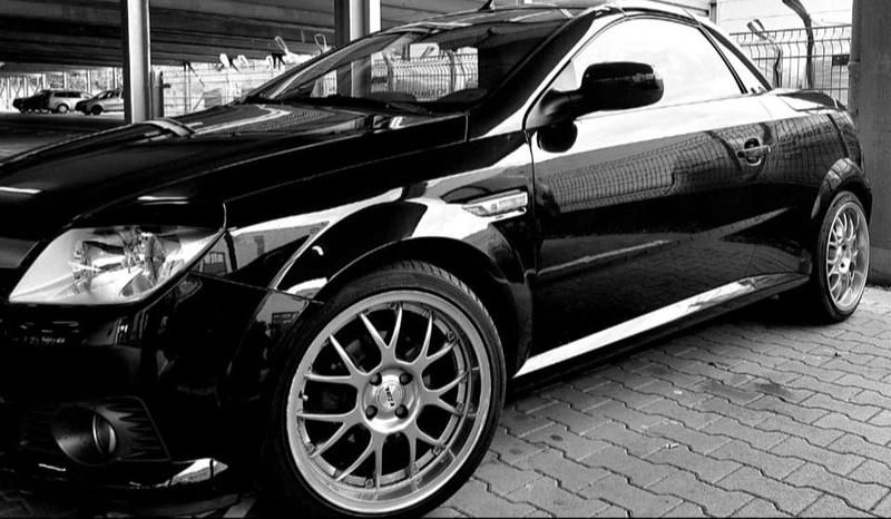 Schwarz Gebraucht 2006 Opel Tigra Sport Cabrio | 2.500 € (Etwas zu teuer) - Bild 1/4